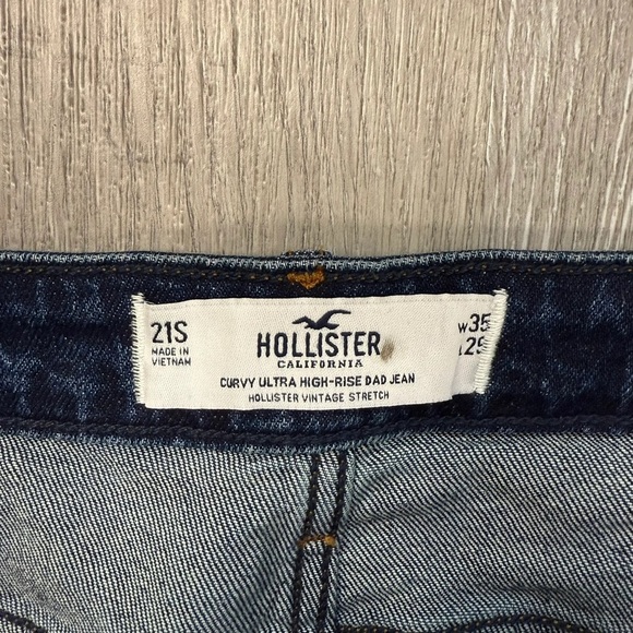 Hollister Dark Wash Curvy Ultra High-Rise Ripped Dad Jeans - New - Size 21 Short - Picture 3 of 3